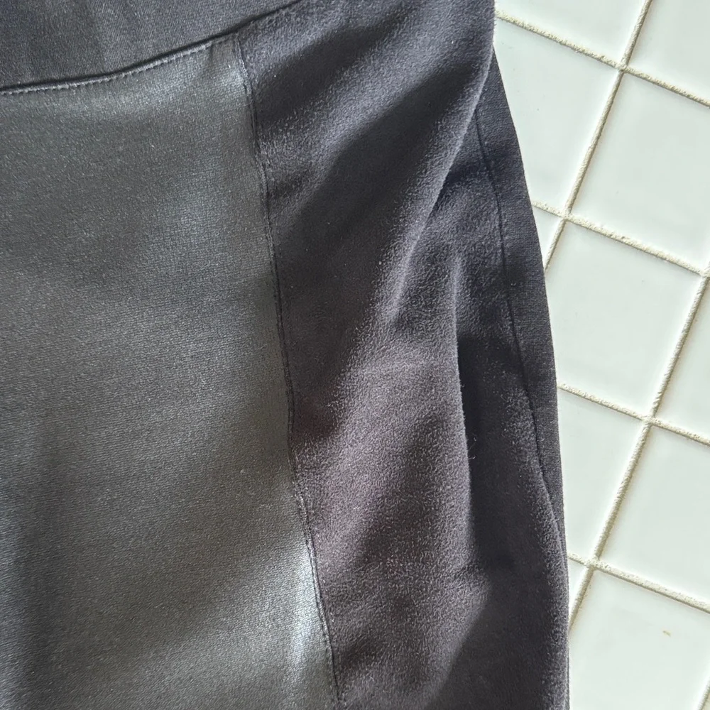 Liverpool mixed media Sienna pull on leggings. Worn once.‎ 98 retail